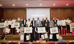 Konya'da başarılı öğrenciler için ödül töreni düzenledi