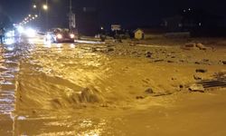 Konya'da etkili olan sağanak sele dönüştü