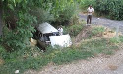 Konya'da kanala düşen otomobildeki 3 kişi yaralandı