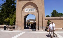 PORTRE - Hacı Bektaş Veli'nin fikir ve düşünceleri insanlığın yolunu aydınlatıyor