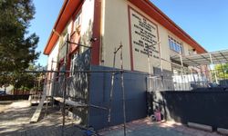 Sarıoğlan Cumhuriyet İlkokulu, halkın desteği ve öğretmenlerin katkısıyla yenilendi