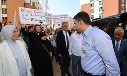 Bakan Kurum, Kahramanmaraş'ta depremzede Çıra ailesini ziyaret etti: