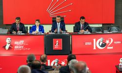 CHP Genel Başkanı Özel, partisinin il başkanlarıyla bir araya geldi