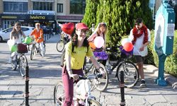 Konya'da kadınlar, Dünya Otomobilsiz Kentler Günü'ne dikkati çekmek için pedal çevirdi