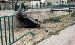 Konya'da kanala düşen otomobildeki 1 kişi öldü, 1 kişi yaralandı