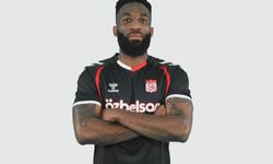 Sivasspor, Aaron Appindangoye'yi yeniden renklerine bağladı