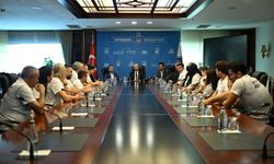 ABB Başkanı Yavaş, ASKİ Spor Kulübü sporcularıyla bir araya geldi