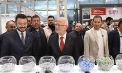 AK Parti Genel Başkanvekili Elitaş, Kayseri'de mobilya fuarını ziyaret etti