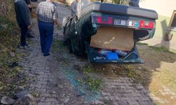 Akıncılar'da devrilen otomobildeki 2 kişi yaralandı