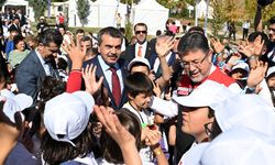 Bakan Yumaklı ve Bakan Tekin, 'Tarımın Yıldızları Çocuk Şenliği' alanını ziyaret etti