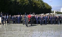 Cumhurbaşkanı Erdoğan başkanlığındaki devlet erkanı Anıtkabir'i ziyaret etti