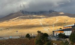 Erciyes Dağı'na kar yağdı