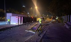 Eskişehir-Ankara kara yolunda devrilen tır ulaşımı aksattı