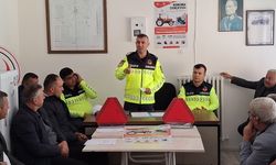 Jandarma trafik timleri, Beypazarı'da muhtarları bilgilendirdi