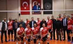 Kayseri Milli Eğitim Erva Erkek Voleybol Takımı şampiyon oldu
