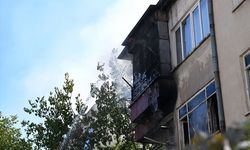 Kayseri'de 2 katlı binada çıkan yangın hasara neden oldu