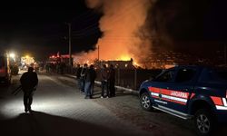 Kırıkkale'de saman balyalarında çıkan yangına müdahale ediliyor