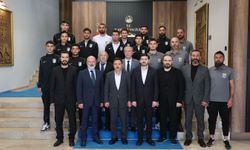 Kocasinan Şimşekspor oyuncularından il protokolüne ziyaretler