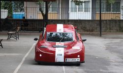 Liseliler okulun atölyesinde ürettikleri elektrikli araç 'Lexa'yı geliştirmek için çalışıyor