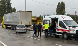 Seydişehir'de otomobilin dorseye çarptığı kazada 3 kişi yaralandı