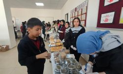 Ulaş'ta öğrenciler Gazze'ye destek kermesi düzenledi