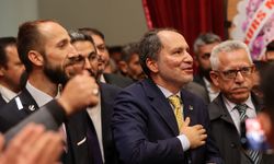 Yeniden Refah Partisi Genel Başkanı Erbakan, partisinin Sivas il kongresine katıldı