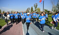 Başkan Büyükkılıç, Türk Eğitim Derneği'nin düzenlediği koşuya katıldı