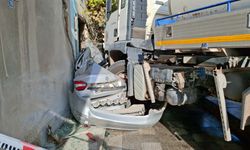 Başkentte 3 aracın karıştığı kazada 2 kişi yaralandı