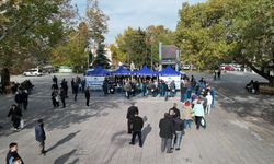 Çubuk'ta vatandaşlara ücretsiz fidan dağıtıldı