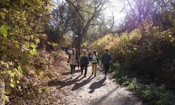 Doğa tutkunları sonbahar renklerine bürünen Koramaz Vadisi'nde yürüdü