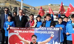 Dünya rekortmeni milli halterci Muhammed Furkan, Yozgat'ta coşkuyla karşılandı