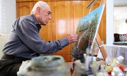 Emekli pilot resim tutkusunu emekliliğinde de sürdürüyor