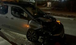 Eskişehir'de 2 hafif ticari aracın çarpıştığı kazada 1 kişi yaralandı