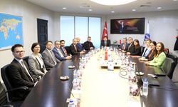 Kayseri'de sanayicilerle bir araya gelen ticaret müşavirleri ve ataşeleri tecrübelerini paylaştı