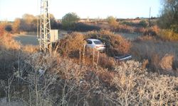 Konya'da devrilen otomobildeki çift yaralandı