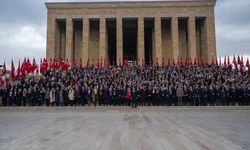 Milli Eğitim Bakanı Tekin, tüm illerden gelen öğretmenlerle Anıtkabir'i ziyaret etti