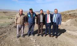 Sakarcören köyünde yol çalışmaları devam ediyor