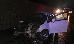 Sivas'ta iki otomobilin çarpıştığı kazada 1 kişi öldü, 2 kişi yaralandı
