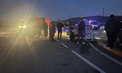 Sivas'ta otomobil ile traktörün çarpışması sonucu 1 kişi yaralandı