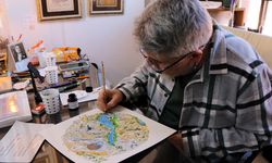 Uzay bilimleri mühendisliğini bırakıp kendisini minyatür sanatına adadı