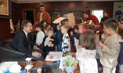 Çocuklar Başkan Ataç'ı ziyaret etti