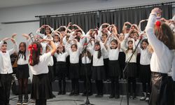 İki Elin Sesi Var Korosu'ndan anlamlı konser