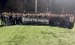 Amatör maçta hakemi darbeden futbolcu ile kulüp yöneticisi babası tutuklandı