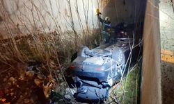 Beypazarı'nda otomobilin bahçeye devrilmesi sonucu 2 kişi yaralandı