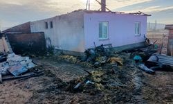 Hüyük'te müstakil ev ile araç yandı