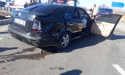 Hüyük'te otomobillerin çarpışması sonucu 2 kişi yaralandı