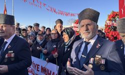 Kayseri'deki terör saldırısında şehit olan 15 asker anıldı