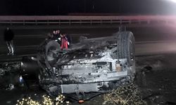 Kırıkkale'de devrilen otomobildeki 3 kişi yaralandı