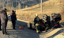 Seydişehir'de şarampole devrilen otomobildeki 2 kişi yaralandı