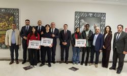 Sivas'ta okuma ve bilgi yarışmasında dereceye giren öğrenciler ödüllendirildi